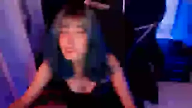 LITTLENAMI_ from StripChat is Freechat