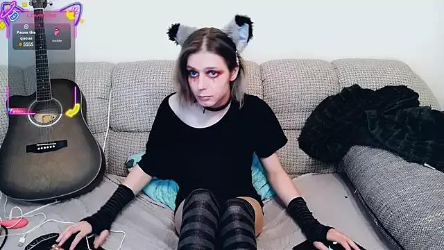 Littlepinkcat from StripChat
