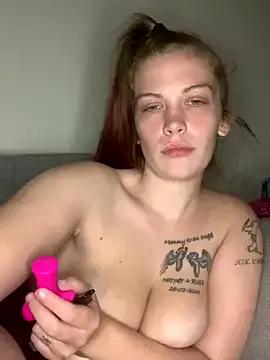 LittleRedMilf from StripChat