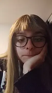 littlevalerie from StripChat is Freechat