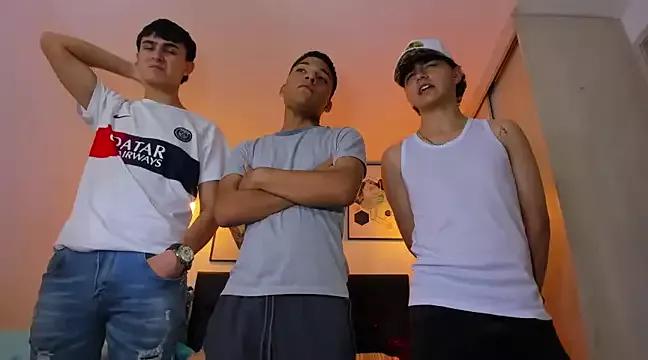 LittleWhiteBoys from StripChat