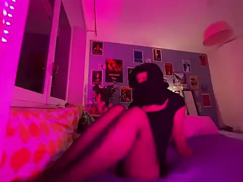 Littlewitchxoxo from StripChat