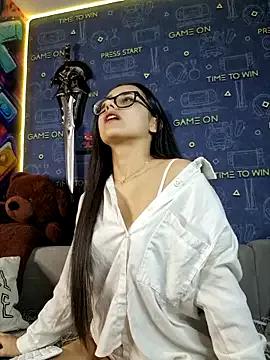 LittleX_Angel from StripChat