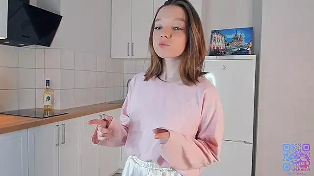 litttle_ladyy from StripChat is Freechat
