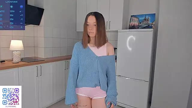 litttle_ladyy from StripChat is Freechat