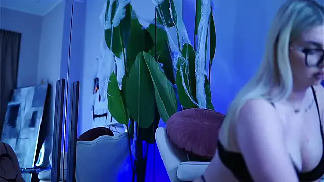 LiviaCarvelle from StripChat