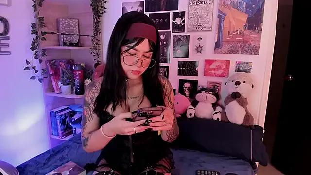 Liz_rogers_x from StripChat is Freechat