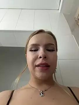 Liza_risky from StripChat is Freechat