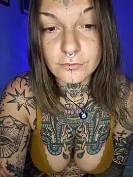 Lizzardqueeen from StripChat