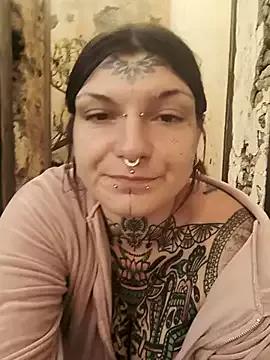 Lizzardqueeen from StripChat