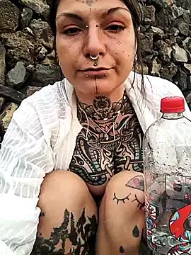 Lizzardqueeen from StripChat