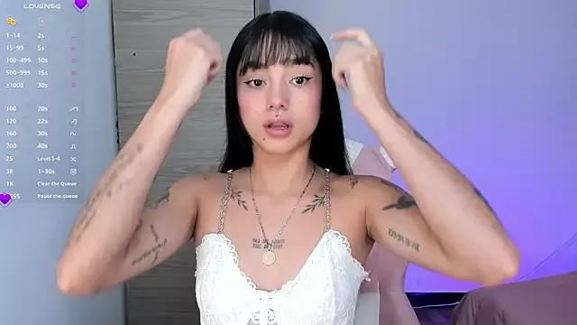 Lizzie_corner_v from StripChat