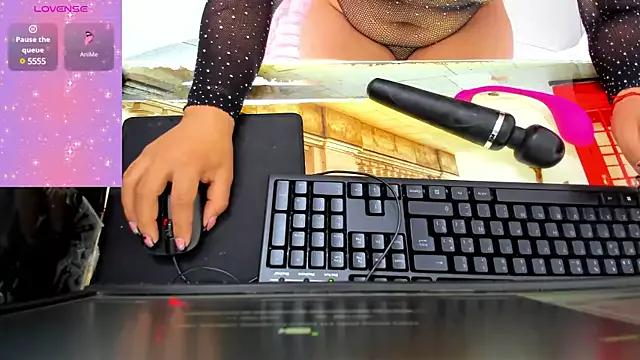 Lizzybianco from StripChat