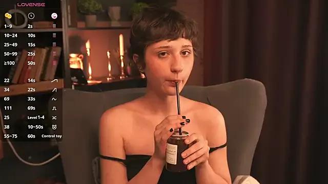 lizzydiz from StripChat is Freechat
