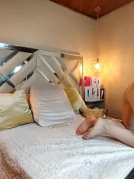 LlianneDiamond1 from StripChat is Freechat
