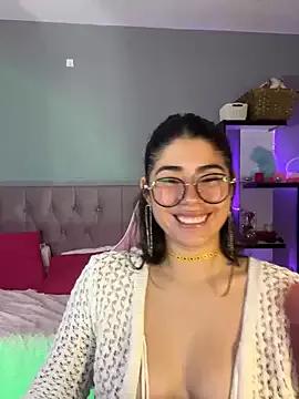 LoaLuxury from StripChat