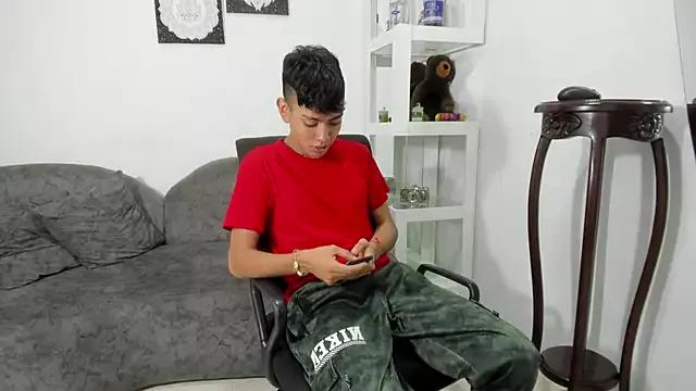 LoganTwink18 from StripChat is Freechat