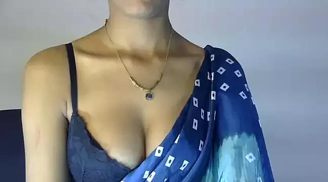 lola-__ from StripChat