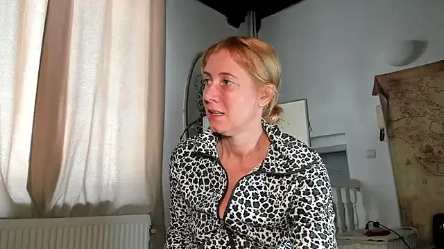 Lola_Belgium from StripChat