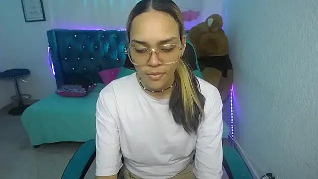 Lola_bikers_m from StripChat