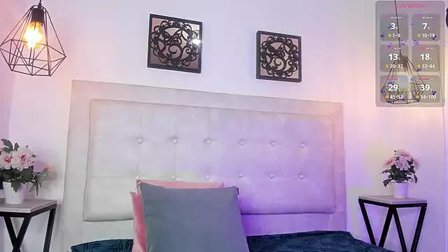 Lola_Blondie from StripChat