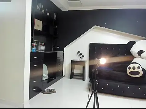 lola_cook from StripChat is Freechat