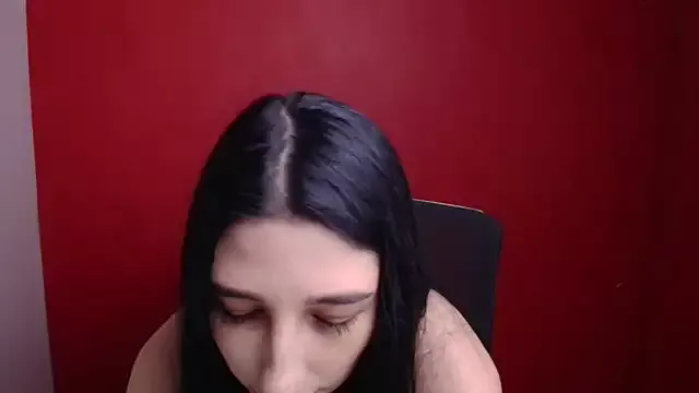 Lola_Kisss on StripChat 