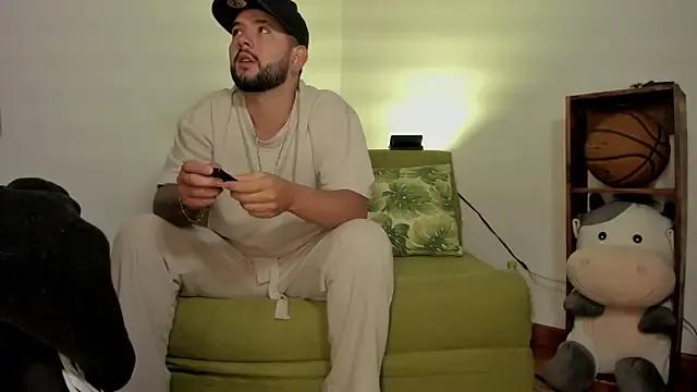 Lola_n_apolo from StripChat