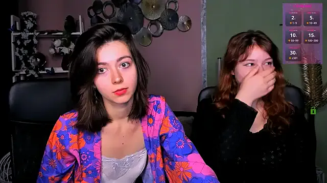 lola_sun12 on StripChat 