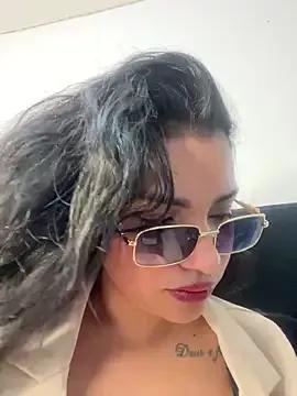 lolaa_staars from StripChat