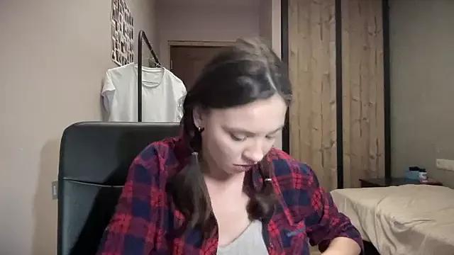 Lolaa_Wuu from StripChat is Freechat