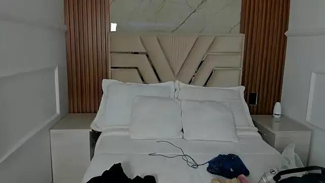LolaAngellx from StripChat