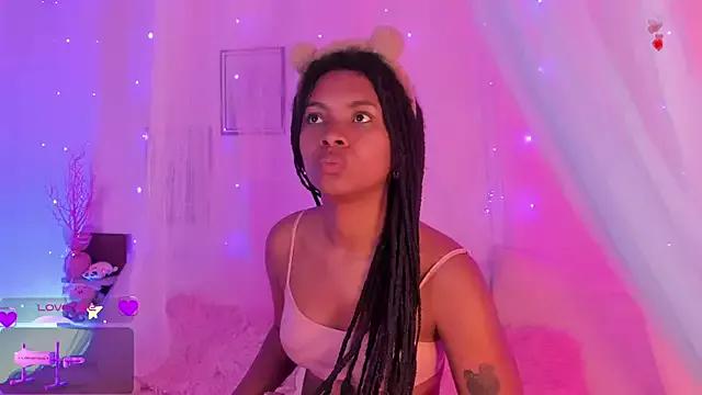 Lolalewis777 from StripChat is Freechat