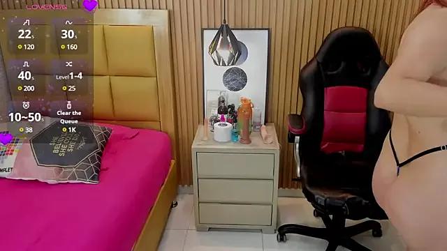 LOLAMAXI from StripChat