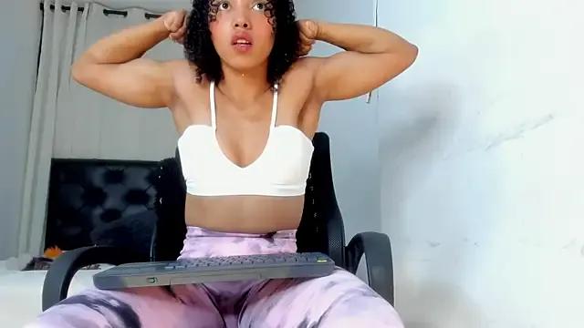 lolareyes1 from StripChat is Freechat