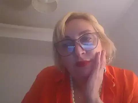 Lolasexie from StripChat is Freechat