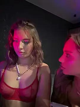 Lolastrawberry from StripChat