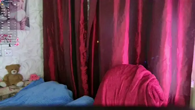 LolaVibe from StripChat is Freechat