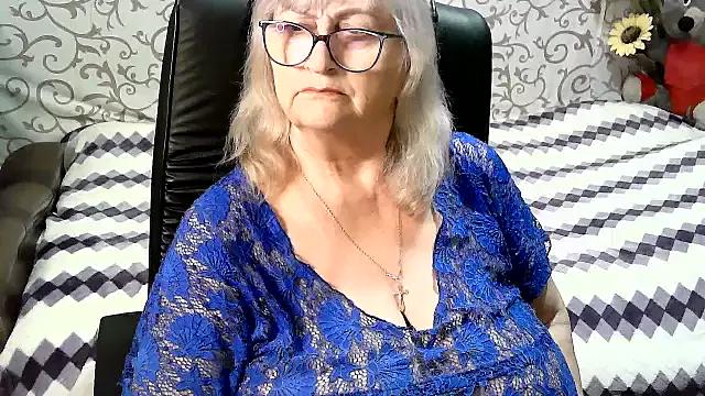 LolkaAlyss from StripChat