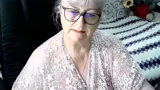 LolkaAlyss from StripChat