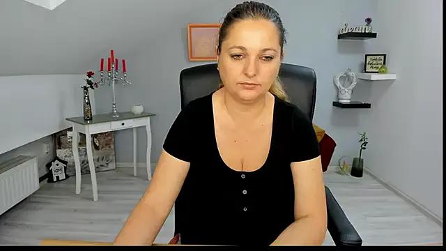 LollaGirl from StripChat