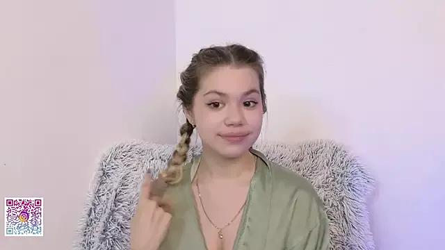 Lolly_p0ps from StripChat