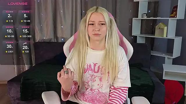 Try our streaming cams variety and talk on a personal level with our adorable girls streamers, showing off their bountiful shapes and dildos.