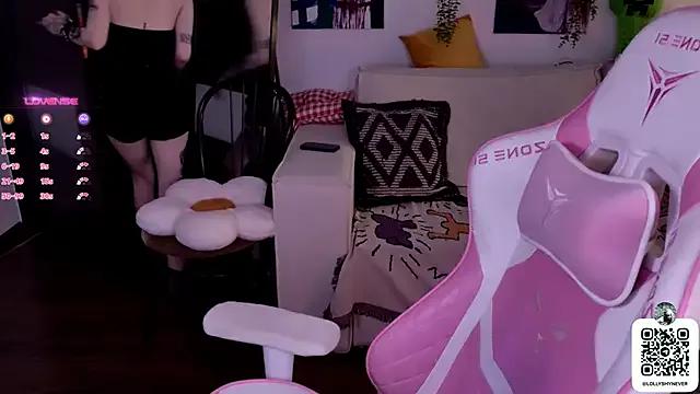 Lollyshy from StripChat is Freechat