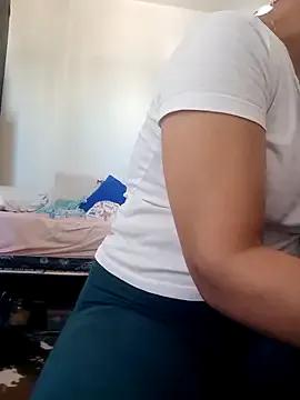 Lolo890 from StripChat