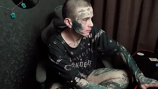 Lonelycrystal from StripChat