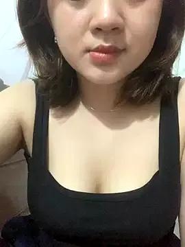 Lonnina from StripChat