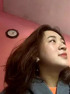 Lonnina from StripChat