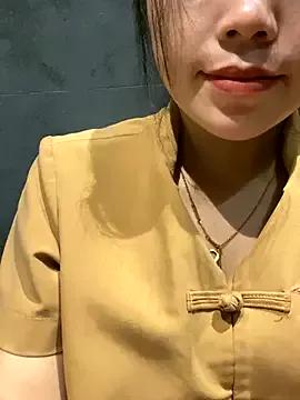 lookatme21 from StripChat