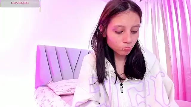 Loolii_pink from StripChat is Freechat